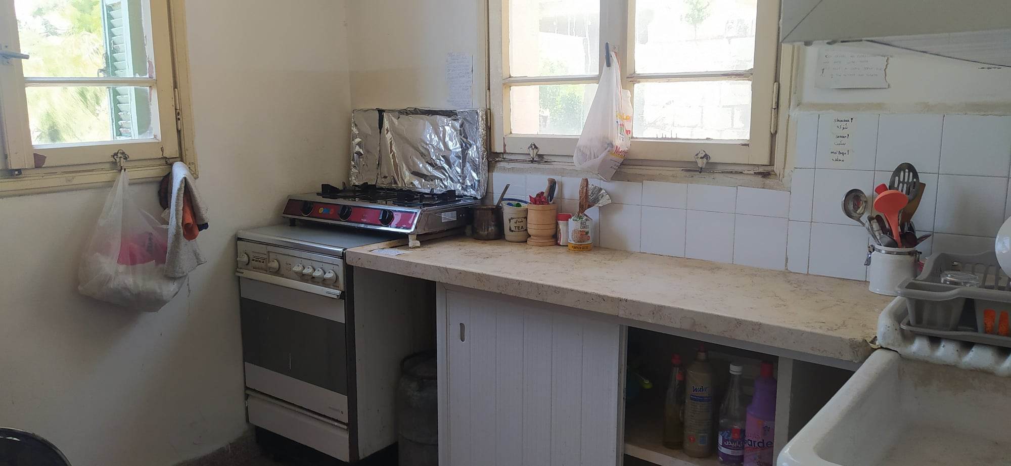 Volunteer house kitchen